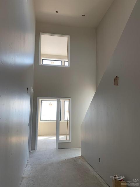 19190 Gateway Loop Loop, Bend, OR 97702 photo 6
