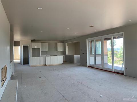 19190 Gateway Loop Loop, Bend, OR 97702 photo 9