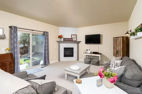 63218 NE Jimbo Ln, Bend, OR 97701 photo 9