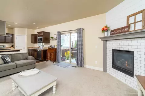 63218 NE Jimbo Ln, Bend, OR 97701 photo 8
