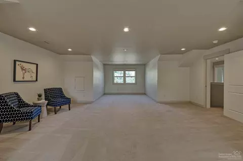 61438 Linton Loop, Bend, OR 97702 photo 16