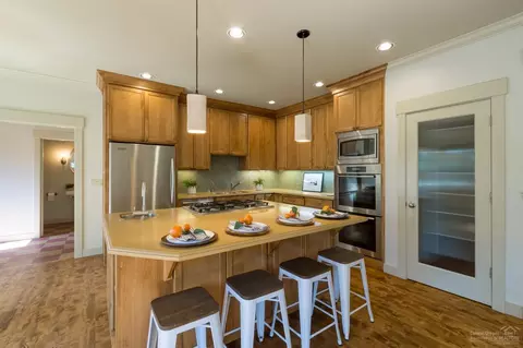 61438 Linton Loop, Bend, OR 97702 photo 11