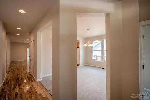 20701 Wandalea Dr, Bend, OR 97701 photo 9