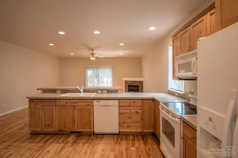 20701 Wandalea Dr, Bend, OR 97701 photo 5