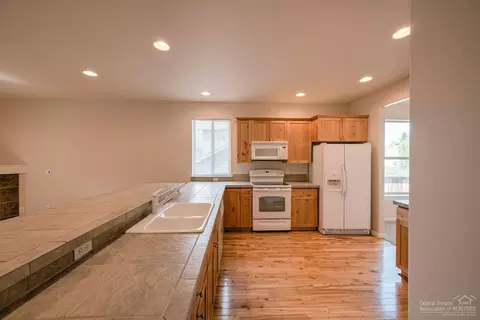 20701 Wandalea Dr, Bend, OR 97701 photo 7
