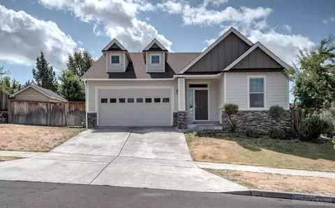 20701 Wandalea Dr, Bend, OR 97701 photo 1