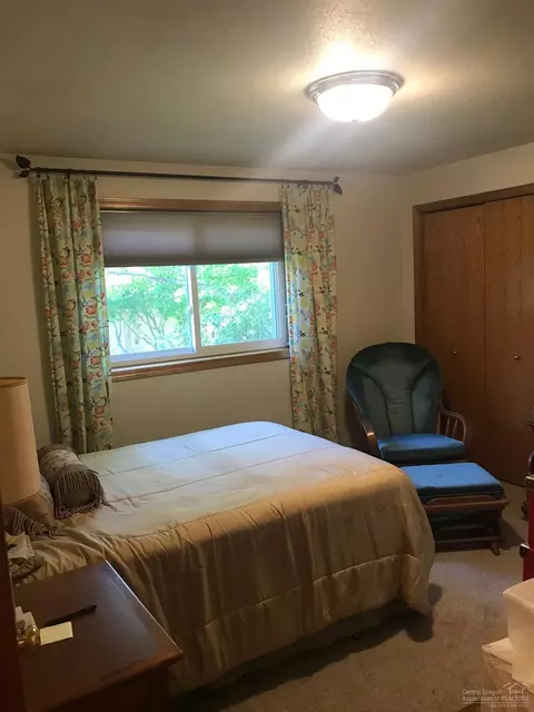 61225 SE Victory Loop, Bend, OR 97702 photo 14