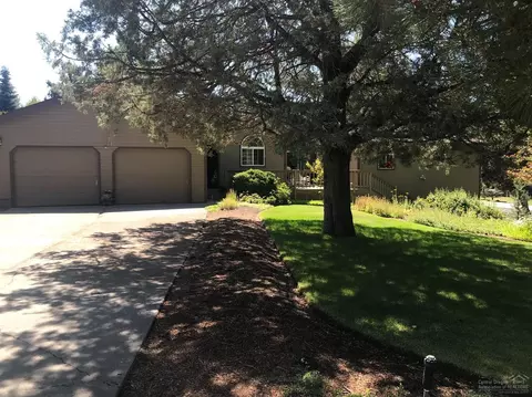 61225 SE Victory Loop, Bend, OR 97702 photo 1