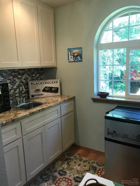 61225 SE Victory Loop, Bend, OR 97702 photo 19