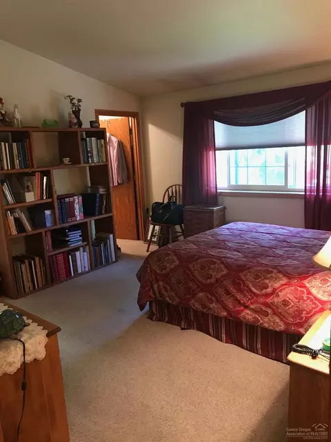 61225 SE Victory Loop, Bend, OR 97702 photo 10