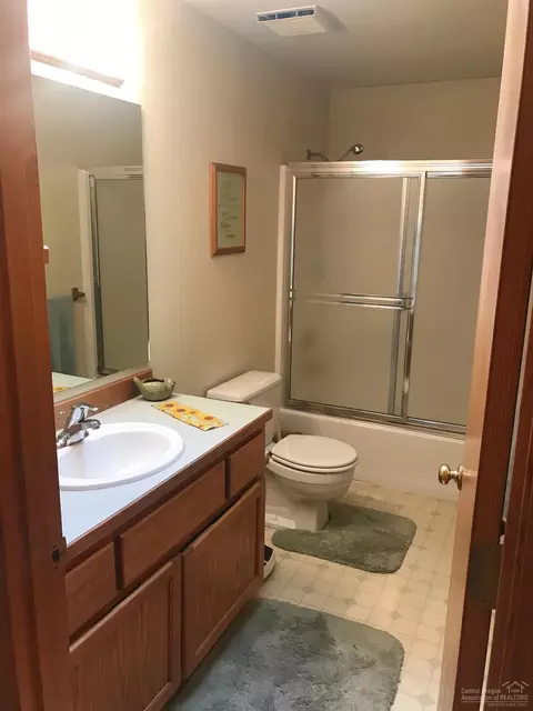61225 SE Victory Loop, Bend, OR 97702 photo 15