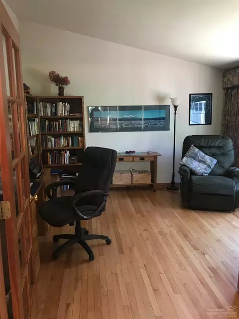 61225 SE Victory Loop, Bend, OR 97702 photo 9