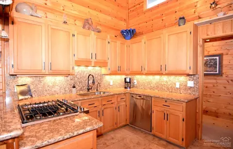 53211 Andrews Rd, La Pine, OR 97739 photo 5