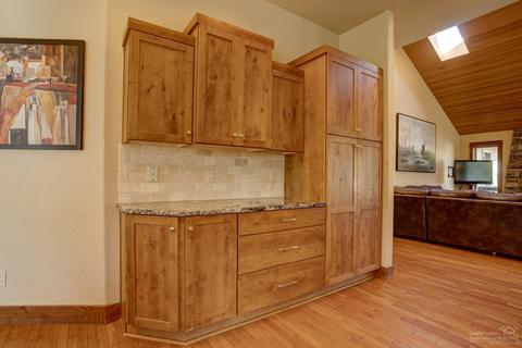 18199 Oregon Loop, Sunriver, OR 97707 photo 9