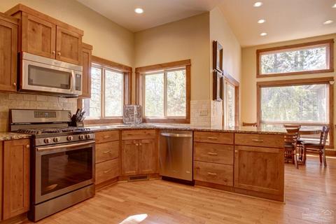 18199 Oregon Loop, Sunriver, OR 97707 photo 5