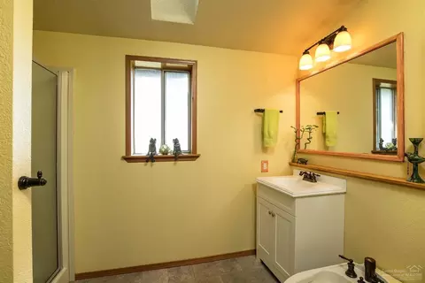 21878 Repine Dr, Bend, OR 97701 photo 13