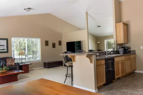 56085 Marsh Hawk Rd, Bend, OR 97707 photo 8