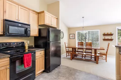 56085 Marsh Hawk Rd, Bend, OR 97707 photo 13
