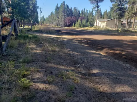 54700 Wolf St, Bend, OR 97707 photo 4