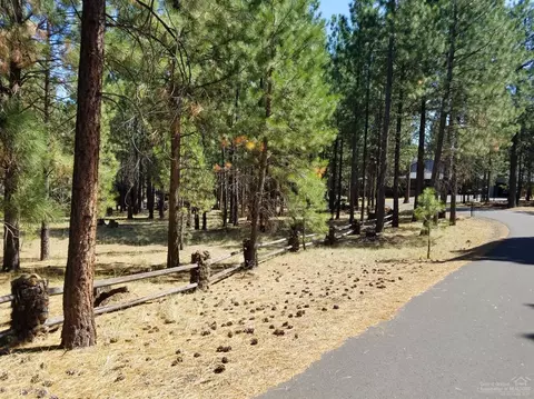 14540 Mountain View Loop, Sisters, OR 97759 photo 2