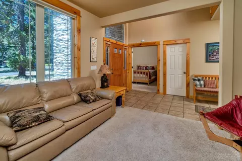 57685 Poplar Loop, Sunriver, OR 97707 photo 2