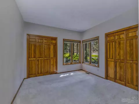 60705 Willow Creek Loop, Bend, OR 97702 photo 13