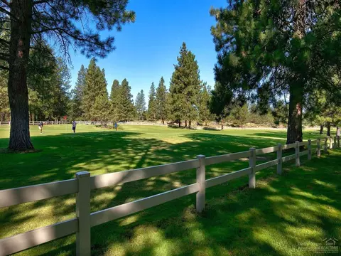 60705 Willow Creek Loop, Bend, OR 97702 photo 22