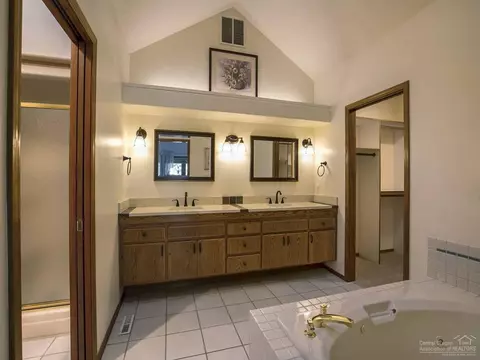 60705 Willow Creek Loop, Bend, OR 97702 photo 10