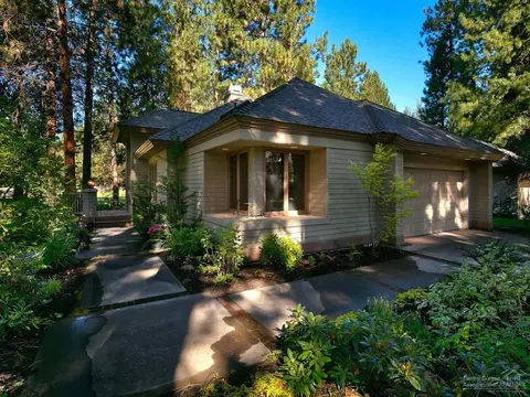 60705 Willow Creek Loop, Bend, OR 97702 photo 2