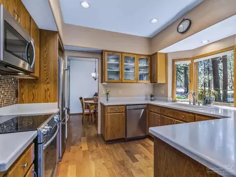 60705 Willow Creek Loop, Bend, OR 97702 photo 7