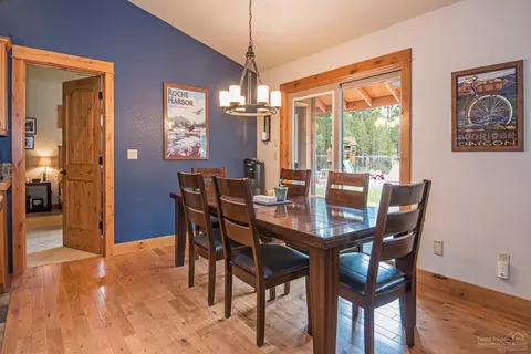 56008 Remington Dr, Bend, OR 97707 photo 9