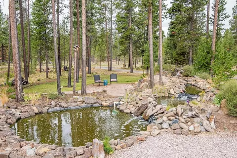 56008 Remington Dr, Bend, OR 97707 photo 17