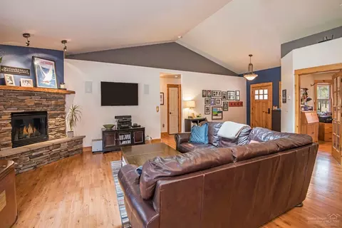 56008 Remington Dr, Bend, OR 97707 photo 6