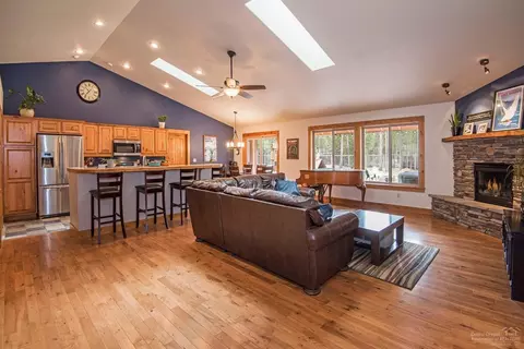 56008 Remington Dr, Bend, OR 97707 photo 5