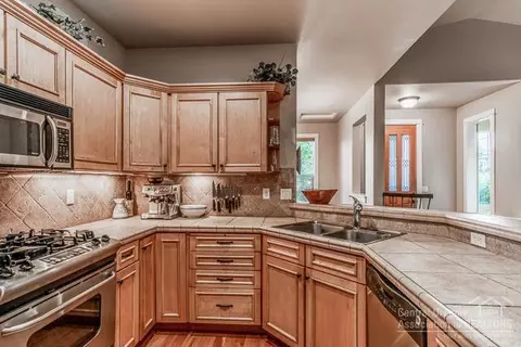 61438 Davis Lake Loop, Bend, OR 97702 photo 12