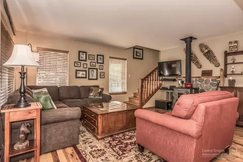 17225 Elsinore Rd, Bend, OR 97707 photo 5