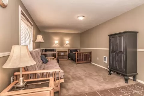 17225 Elsinore Rd, Bend, OR 97707 photo 24