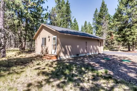 17225 Elsinore Rd, Bend, OR 97707 photo 4