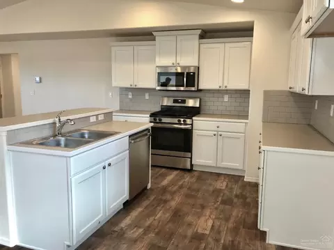 2931 NE Quiet Canyon Dr, Bend, OR 97701 photo 1