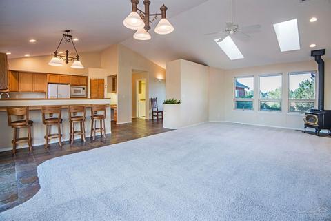20862 Solstice Dr, Bend, OR 97703 photo 4