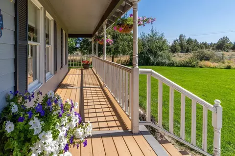 60830 Jennings Rd, Bend, OR 97702 photo 1
