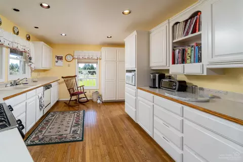 60830 Jennings Rd, Bend, OR 97702 photo 8