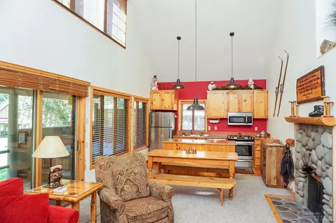 57534 Circle Four Ln, Sunriver, OR 97707 photo 4