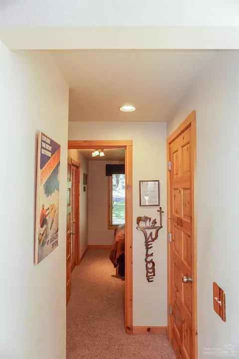 57534 Circle Four Ln, Sunriver, OR 97707 photo 14