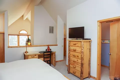 57534 Circle Four Ln, Sunriver, OR 97707 photo 9