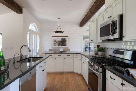 18285 Pinehurst Rd, Bend, OR 97703 photo 4