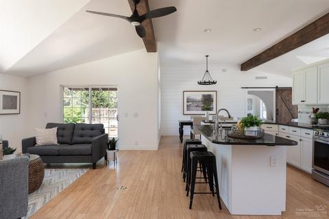 18285 Pinehurst Rd, Bend, OR 97703 photo 9