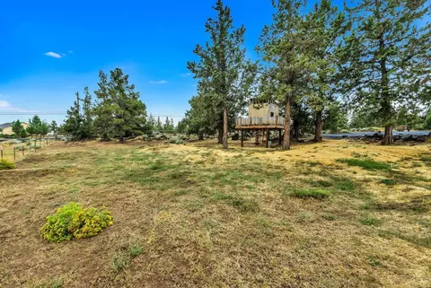 21126 Limestone Ave, Bend, OR 97703 photo 23