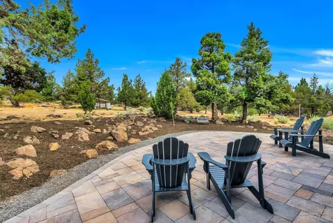 21126 Limestone Ave, Bend, OR 97703 photo 9