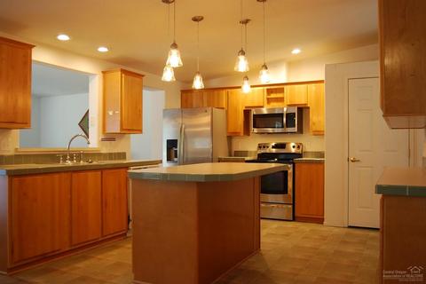 55422 Gross Dr, Bend, OR 97707 photo 5
